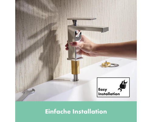 Installation einer Armatur am Waschbecken
