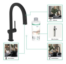 Robinet de cuisine noir avec filtre à eau et différentes fonctions.