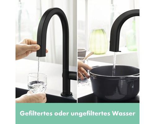 Schwarze Küchenarmatur mit der Option für gefiltertes oder ungefiltertes Wasser