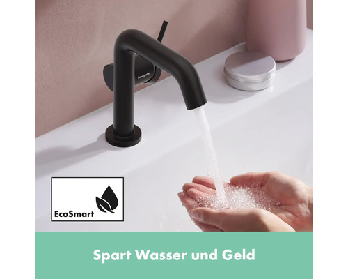 Schwarzer Wasserhahn mit EcoSmart Funktion und fließendem Wasser