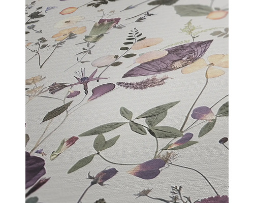 Tapete mit floralem Muster in dezenten Farben