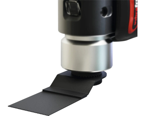 Outil oscillant avec lame de scie