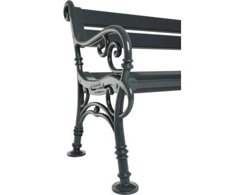 Vue détaillée d''un banc de jardin avec accoudoir en métal