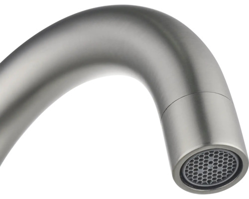 Detailaufnahme eines Wasserhahn-Auslaufs