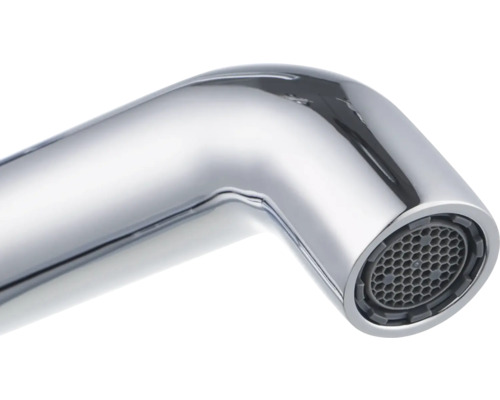 Nahaufnahme eines verchromten Wasserhahns