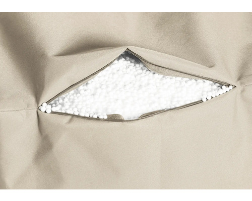 Detailaufnahme eines Sitzsacks mit Füllung und Reißverschluss