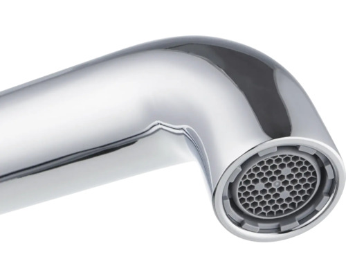 Detailansicht eines Wasserhahn-Auslaufs