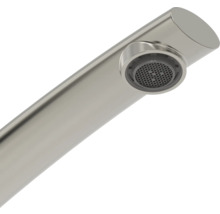 Wasserhahn aus Metall mit Auslauf