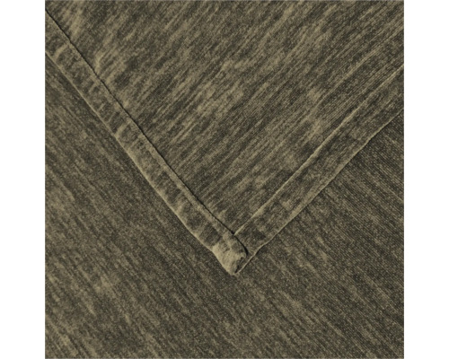 Nahaufnahme eines strukturierten, gewebten Stoffes mit Saum