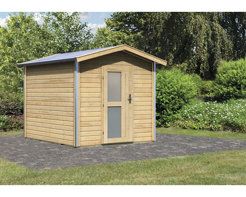 Holzgartenhaus mit Tür und Fensterelementen vor Gartenkulisse