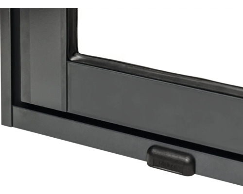 Vue détaillée d''un cadre de fenêtre noir avec mécanisme de verrouillage