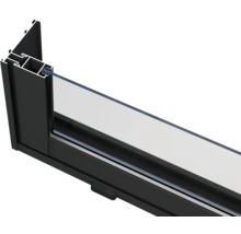 Detailansicht eines Aluminiumfensterprofils mit Glas