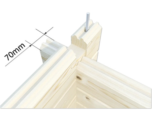 Detailaufnahme eines Eckbereichs eines Holzhauses mit einer Maßangabe von 70 Millimetern und einer Gewindestange.