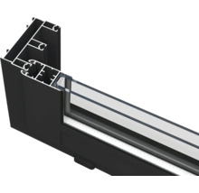 Vue de profil d''un cadre de fenêtre en aluminium avec double vitrage