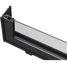 Vue détaillée d''un profilé de fenêtre en aluminium noir avec verre