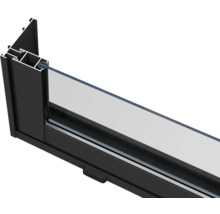 Gros plan sur un profilé de fenêtre en aluminium et en verre