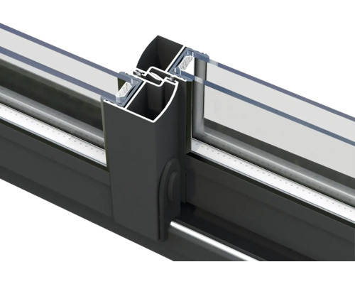 Detailansicht eines Aluminium-Schiebefensters mit Glas