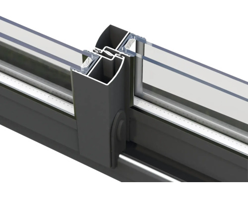 Schnittansicht eines Fensterrahmens mit Glas