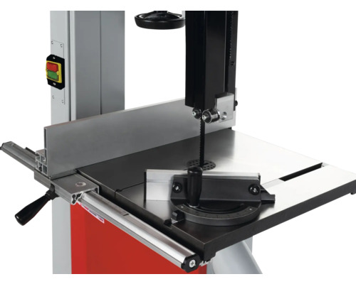 Scie à ruban pour le travail du bois avec table et guide