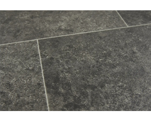 Nahaufnahme von Vinylbodenfliesen mit Steinstruktur für den Innenbereich