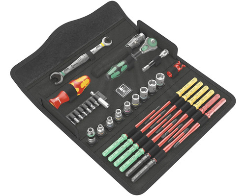 Jeu d''outils avec clés, cliquet, douilles et tournevis dans une trousse à outils noire