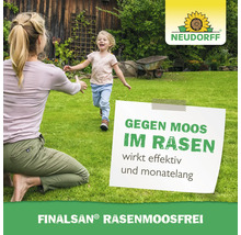 Mutter und Tochter auf einer Rasenfläche mit Finalsan Rasenmoosfrei Produktwerbung und Neudorff Logo