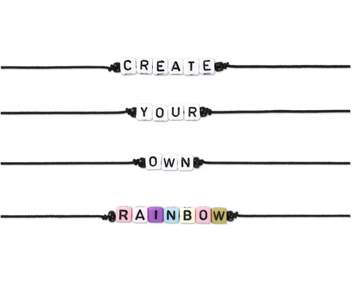 Plusieurs cordons avec des perles formant les mots Create Your Own Rainbow.
