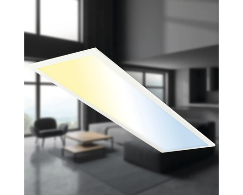 Panneau LED dans un salon meublé moderne.