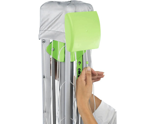 Detailansicht eines Wäscheständers mit witterungsbeständigem Bezug und Zugeinstellung