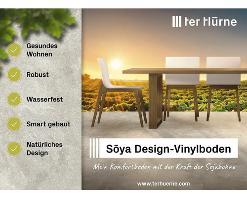 Soya Design Vinylboden von ter Hürne mit Tisch und Stühlen im Außenbereich.