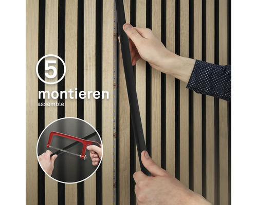 Étape cinq des instructions : couper une latte noire avec une scie à métaux.