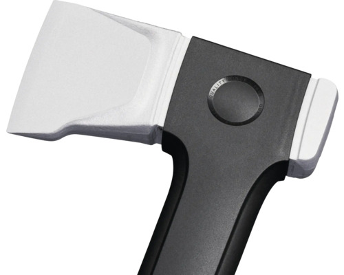 Axt mit Metalkopf und Kunststoffgriff