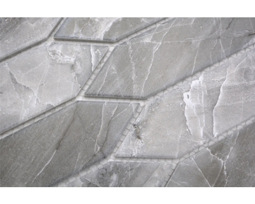 Detailaufnahme einer grauen Marmor Mosaikfliese