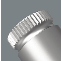 Detailaufnahme eines Schraubwerkzeugs mit gerändelter Oberfläche