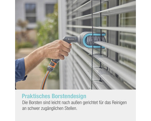 Gardena Reinigungsbürste für Jalousien im Einsatz