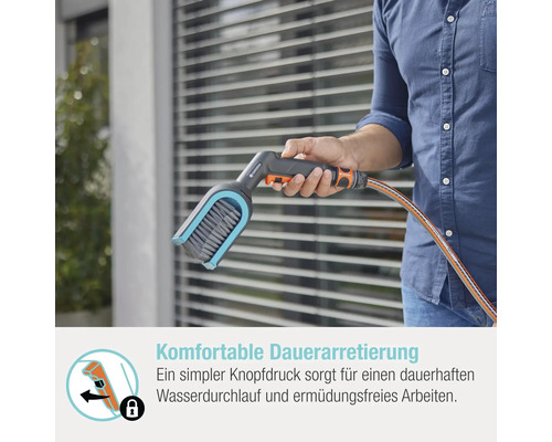 Gardena Waschbürste mit Wasseranschluss in Verwendung