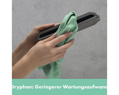 Reinigung eines Dryphon Ablaufs mit einem Tuch