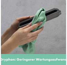 Reinigung eines Dryphon-Wasserablaufprofils mit einem Tuch