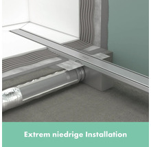 Detailansicht einer Duschrinne mit niedrigem Installationsniveau.