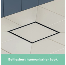 Geflieste Bodenablaufrinne im Badezimmer