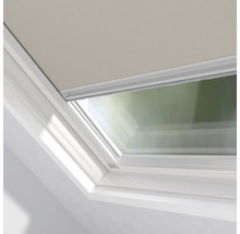 Dachfenster mit manuellem Rollo