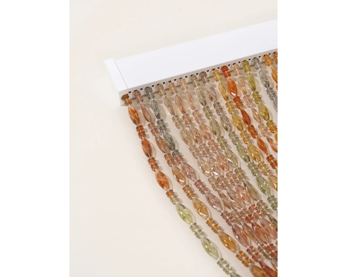 Dekorative Türvorhang mit bunten Kunststoffperlen.