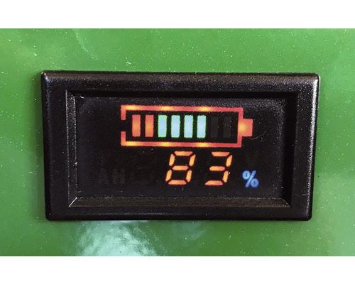 Batterieanzeige mit 83 Prozent Ladestand