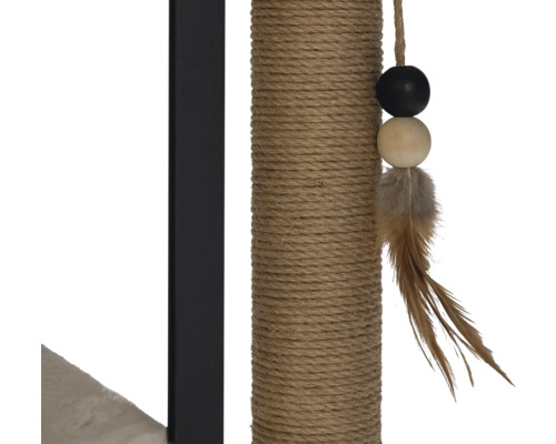 Gros plan d''un arbre à chat avec tronc en sisal et jouet