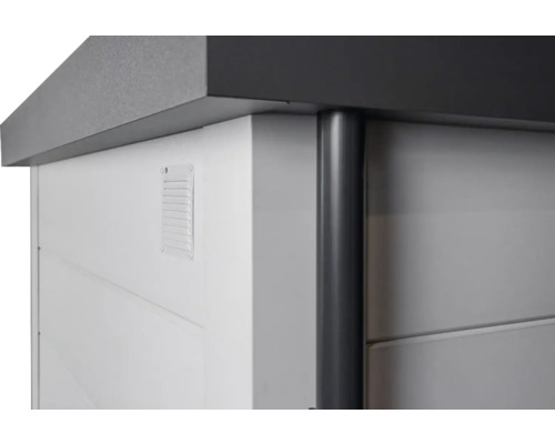 Vue détaillée d''une remise de jardin avec ventilation