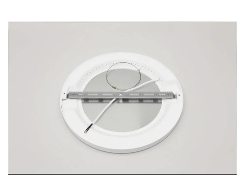 Runde Deckenleuchte mit Befestigungsmaterial