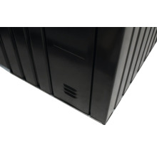 Detailansicht eines Geräteschuppens mit Belüftungsöffnungen