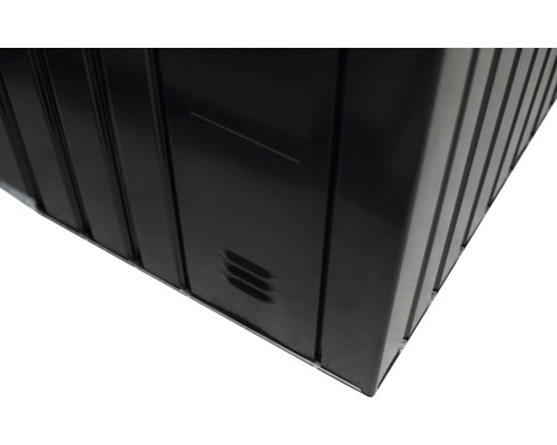 Detailansicht eines Geräteschuppens mit Belüftungsöffnungen