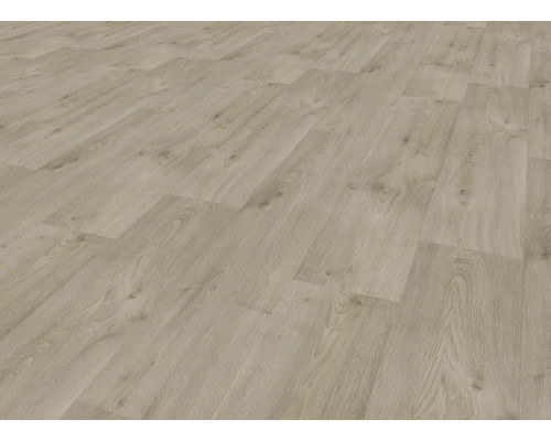 Bodenfläche mit verlegten Paneelen in Holzoptik