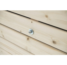 Vue détaillée d''une façade en bois avec des éléments de fixation
